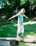Girl walking on balance beam 이미지 (76765345) - 게티이미지뱅크 Girl walking on balance beam