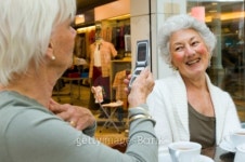 Women taking photo with cell phone 이미지 (78634056) - 게티이미지뱅크 Women taking photo with cell phone