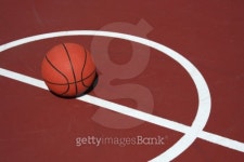 Basketball at center court 이미지 (89221572) - 게티이미지뱅크 Basketball at center court