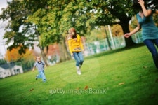 Young Cousins Playing in a Grassy Park 이미지 (94465456) - 게티이미지뱅크 Young Cousins Playing in a Grassy Park