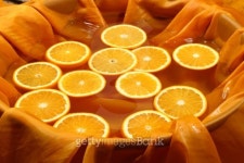 segments of the orange in water 이미지 (144366645) - 게티이미지뱅크 segments of the orange in water