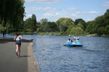 Woman jogging in Regents park 이미지 (144338294) - 게티이미지뱅크 Woman jogging in Regents park
