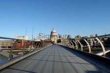 St Pauls Cathedral and the Millenium Bridge 이미지 (179003373) - 게티이미지뱅크 St Pauls Cathedral and the Millenium Bridge