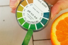 pH value determination orange fruit 이미지 (89932767) - 게티이미지뱅크 pH value determination orange fruit