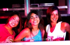 Young adults at a nightclub 이미지 (128940146) - 게티이미지뱅크 Young adults at a nightclub