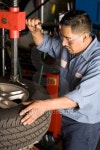 Mechanic repairing tire 이미지 (80376923) - 게티이미지뱅크 Mechanic repairing tire