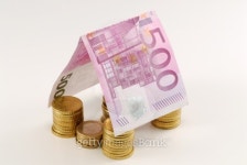 Euro money house 이미지 (99529014) - 게티이미지뱅크 Euro money house