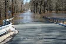 Flooded rual road 이미지 (99435256) - 게티이미지뱅크 Flooded rual road