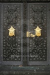 Black door with golden knocker 이미지 (99804795) - 게티이미지뱅크 Black door with golden knocker