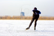 Typically dutch: ice skating on a frozen lake with 이미지 (99702276) - 게티이미지뱅크 Typically dutch: ice skating on a... 