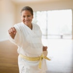 Hispanic woman practicing martial arts 이미지 (82796095) - 게티이미지뱅크 Hispanic woman practicing martial arts