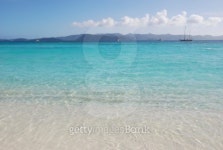 Sandy beach and turquoise waters 이미지 (91689579) - 게티이미지뱅크 Sandy beach and turquoise waters