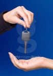 Hand giving key 이미지 (99721415) - 게티이미지뱅크 Hand giving key