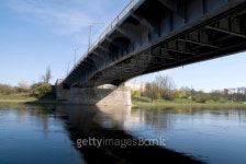 Under the bridge 이미지 (145153347) - 게티이미지뱅크 Under the bridge