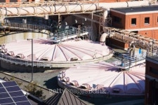 Solar panels and sludge thickeners in a water treatment plant 이미지 (86808923) - 게티이미지뱅크 Solar panels and sludge... 