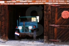 Old Jeep In Ghost Town Garage 이미지 (95257582) - 게티이미지뱅크 Old Jeep In Ghost Town Garage