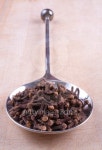 Cloves on Spoon 이미지 (91714304) - 게티이미지뱅크 Cloves on Spoon