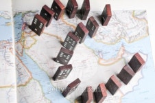 Uneasy politics 이미지 (100154072) - 게티이미지뱅크 Uneasy politics