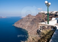 On the top of the cliff in Santorini 이미지 (100848478) - 게티이미지뱅크 On the top of the cliff in Santorini