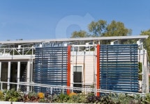 Solar Water Heater Tubes, PV Panels Side of Home House 이미지... Solar Water Heater Tubes, PV Panels Side of Home House