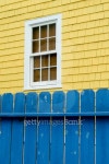 yellow house-blue fence 이미지 (146723607) - 게티이미지뱅크 yellow house-blue fence