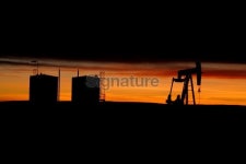 Oil Well Sunset 이미지 (182248016) - 게티이미지뱅크 Oil Well Sunset