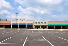 New Strip Mall 이미지 (152493867) - 게티이미지뱅크 New Strip Mall