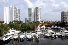 Marina and Condo Complex 이미지 (101070128) - 게티이미지뱅크 Marina and Condo Complex