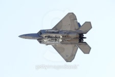F22 Raptor with bomb doors open 이미지 (152503825) - 게티이미지뱅크 F22 Raptor with bomb doors open