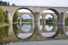 Two bridges in perfect harmony 이미지 (92042415) - 게티이미지뱅크 Two bridges in perfect harmony