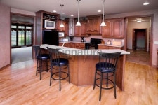 Dine-In Kitchen Interior Design, Hardwood Floor, Cabinets, Custo 이미지 (182213457) - 게티이미지뱅크 Dine-In Kitchen... 