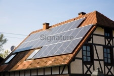 Half-Timbered Home with Solar Panels 이미지 (173949461) - 게티이미지뱅크 Half-Timbered Home with Solar Panels