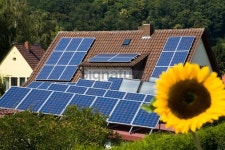 House with Solar Panels and a Sunflower 이미지 (182371523) - 게티이미지뱅크 House with Solar Panels and a Sunflower
