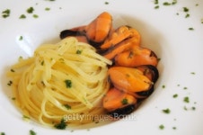 Pasta with mussels 이미지 (91514834) - 게티이미지뱅크 Pasta with mussels