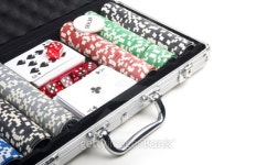 Poker set in case 이미지 (119814965) - 게티이미지뱅크 Poker set in case
