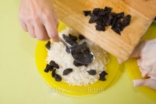 cook making stuff for  chicken 이미지 (119631417) - 게티이미지뱅크 cook making stuff for  chicken