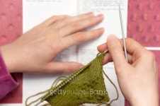 Learning to Knit 이미지 (97998650) - 게티이미지뱅크 Learning to Knit