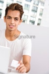Happy Man Shopping Online 이미지 (182726929) - 게티이미지뱅크 Happy Man Shopping Online