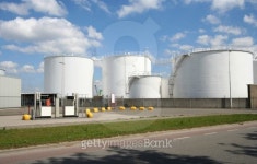 Large Oil Tanks 이미지 (106583381) - 게티이미지뱅크 Large Oil Tanks