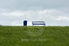 Bench and dustbin in park 이미지 (126476969) - 게티이미지뱅크 Bench and dustbin in park