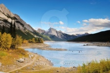 Medicine Lake in Jasper 이미지 (160116434) - 게티이미지뱅크 Medicine Lake in Jasper