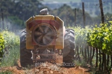 Spray Tractor 이미지 (147079545) - 게티이미지뱅크 Spray Tractor