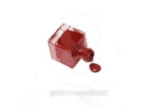 red nail polish bottle with splatters isolated on white backgrou 이미지 (176833905) - 게티이미지뱅크 red nail polish bottle... 