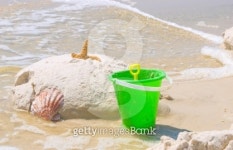 fun with toys on beach 이미지 (104101367) - 게티이미지뱅크 fun with toys on beach