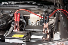 Automobile battery charging 이미지 (119604631) - 게티이미지뱅크 Automobile battery charging
