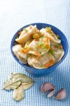 pelmeni with garlic and bay leaf 이미지 (135838490) - 게티이미지뱅크 pelmeni with garlic and bay leaf