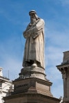 Statue of Leonardo Da Vinci in Milan 이미지 (176845067) - 게티이미지뱅크 Statue of Leonardo Da Vinci in Milan