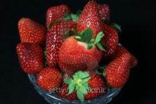 Glass Bowl of Strawberries 이미지 (139598019) - 게티이미지뱅크 Glass Bowl of Strawberries