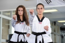 Leaders (Martial arts) 이미지 (162726630) - 게티이미지뱅크 Leaders (Martial arts)