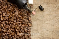 coffee beans and grinder 이미지 (134989094) - 게티이미지뱅크 coffee beans and grinder